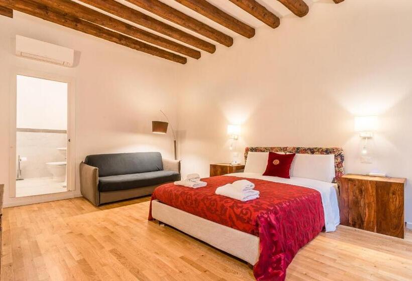 اتاق لوکس با بالکن و چشمانداز دریا, Palazzo Daponte