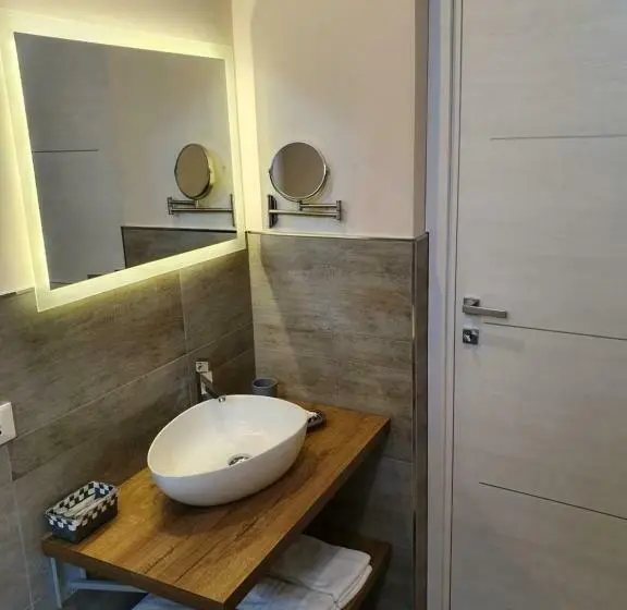 スタンダード４人部屋, B&b Bcens La Città Delle 100 Sculture   Belpasso   Etna   Con Parcheggio Privato