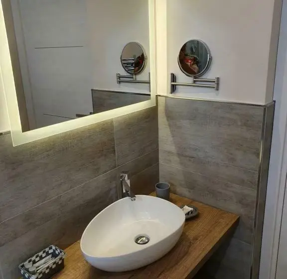 スタンダード４人部屋, B&b Bcens La Città Delle 100 Sculture   Belpasso   Etna   Con Parcheggio Privato