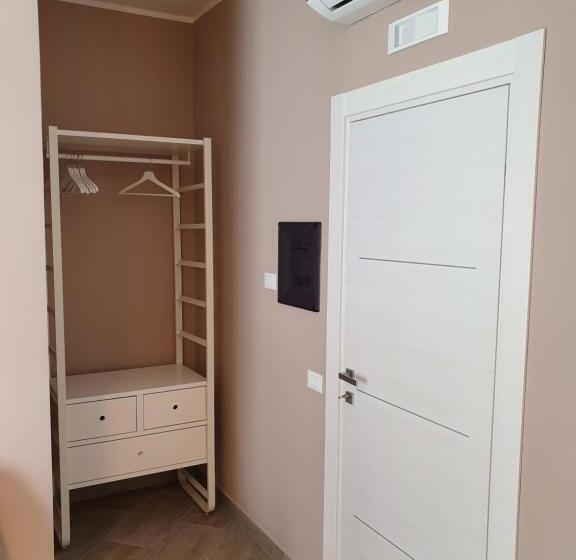 غرفة قياسية ثلاثية, B&b Bcens La Città Delle 100 Sculture   Belpasso   Etna   Con Parcheggio Privato