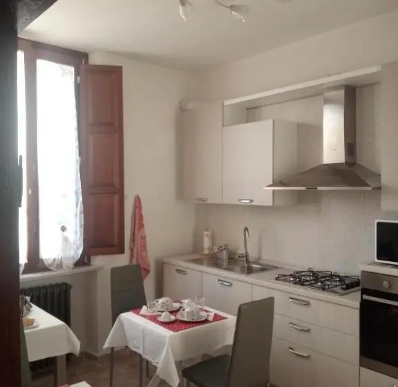 اتاق استاندارد یک نفره, Residence Tucci