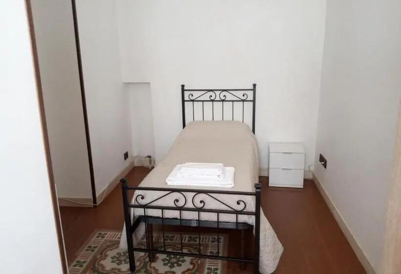 اتاق استاندارد یک نفره, Residence Tucci