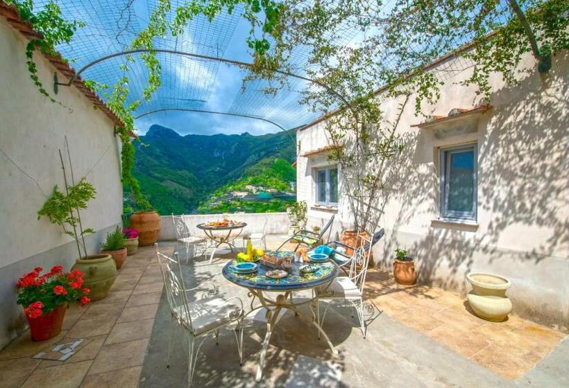 غرفة قياسية مطلّة علي الحديقة, Il Mandorlo