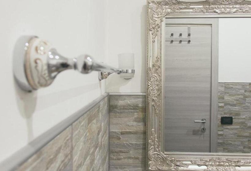 Standard room with outdoor bath, L Antenna