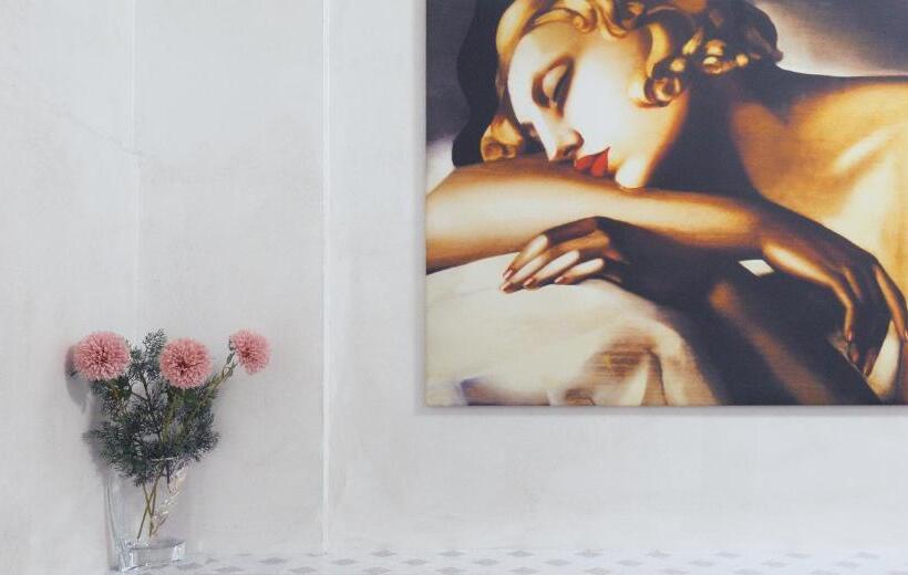 Standard room with outdoor bath, L Antenna