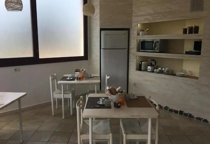 اتاق اکونومی, B&b Le Due Coste