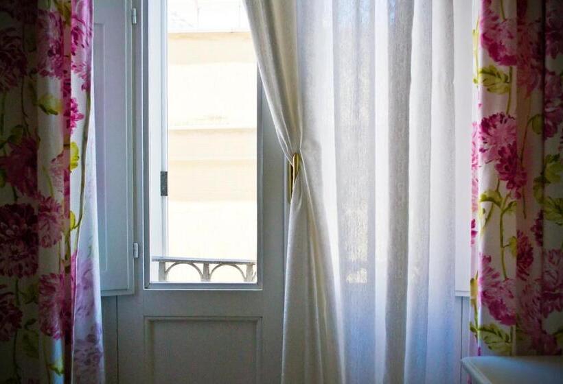 اتاق استاندارد سه نفره, San Nicola D Amare