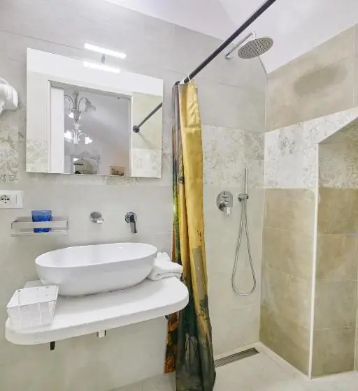 Superior Neljän Hengen Huone, Centro Storico Rooms