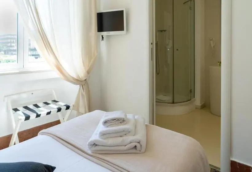 اتاق استاندارد یک نفره, Le Stanze Di Piazza Cairoli