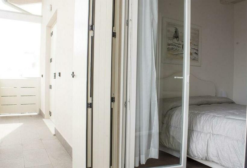 스탠다드 발코니 룸, Home Suites Home