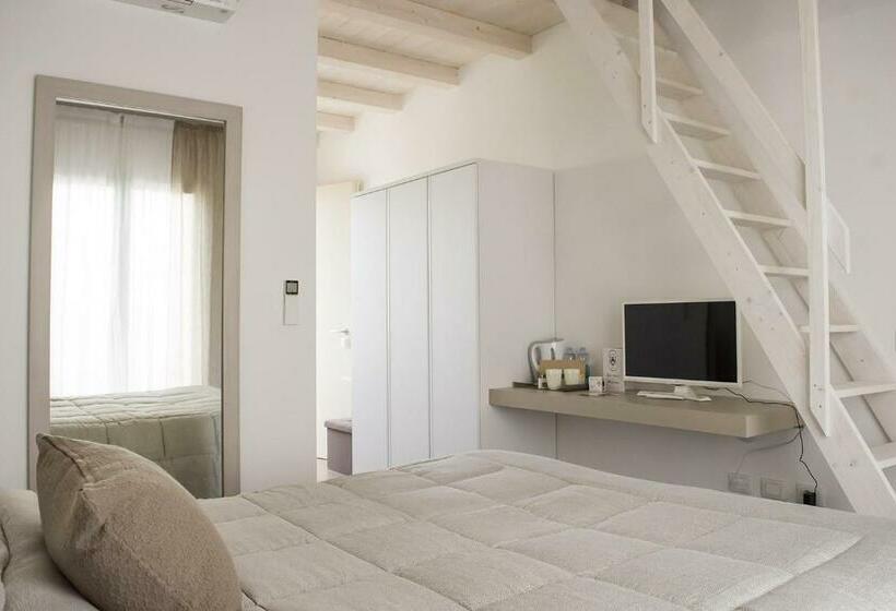 스탠다드 발코니 룸, Home Suites Home