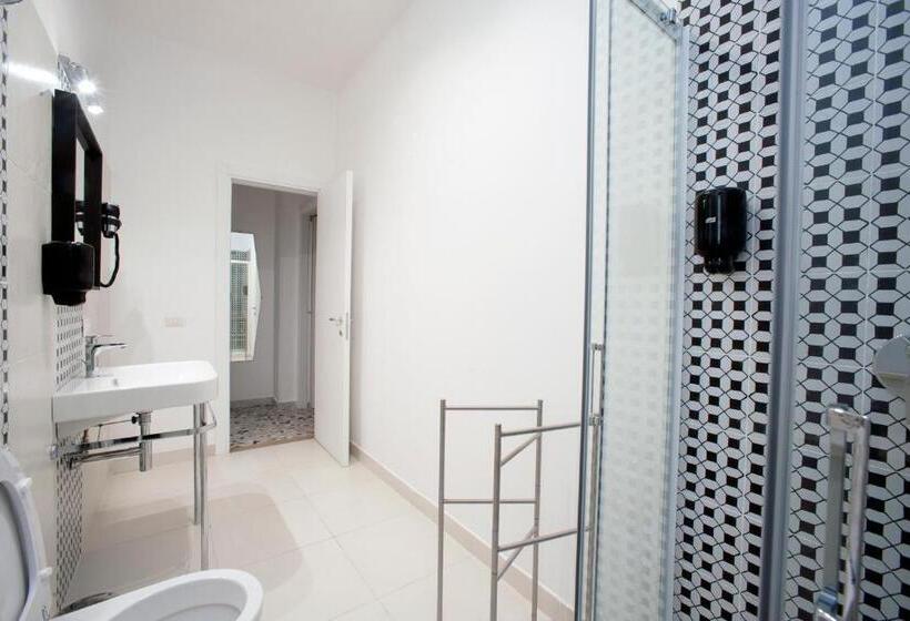 اتاق استاندارد چهار تخته, Plinio Seniore