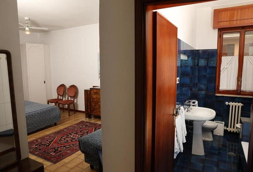 اتاق استاندارد سه نفره, B&b Alle Querce