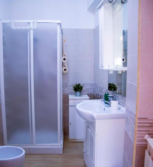 غرفة قياسية رباعية, Scaloni Bnb