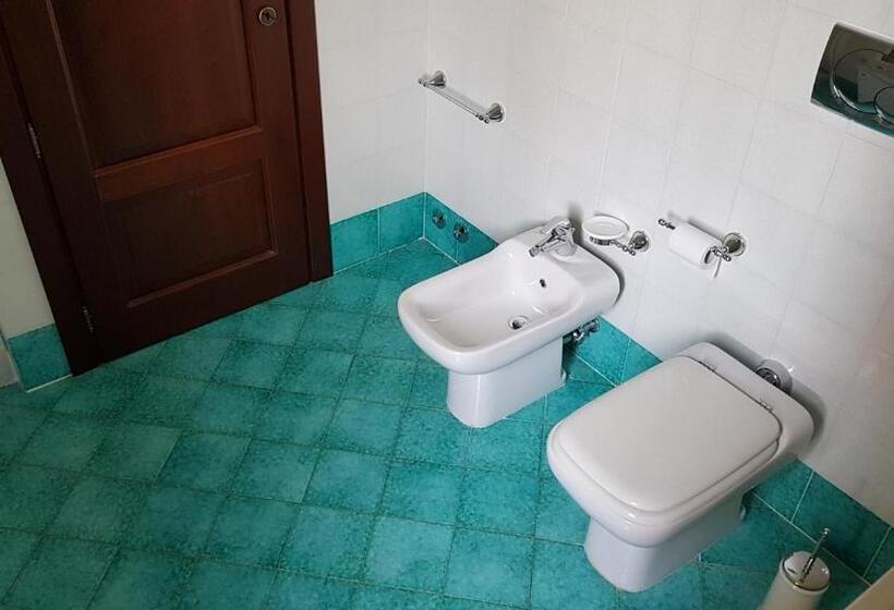 غرفة قياسية ثلاثية, B&b Villa Sole