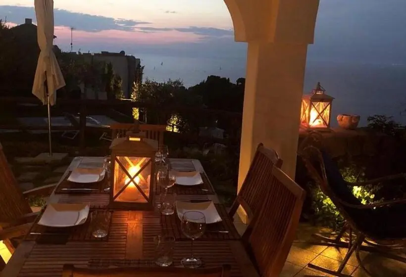 3 Bedroom Deluxe Apartment Sea View, Agapanto Luxury Accommodation