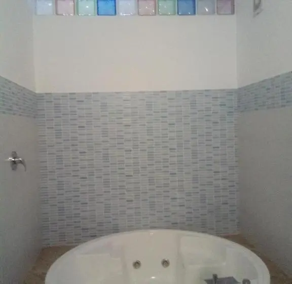 キングサイズベッドのスタンダードルーム, B&b Villa Mirella