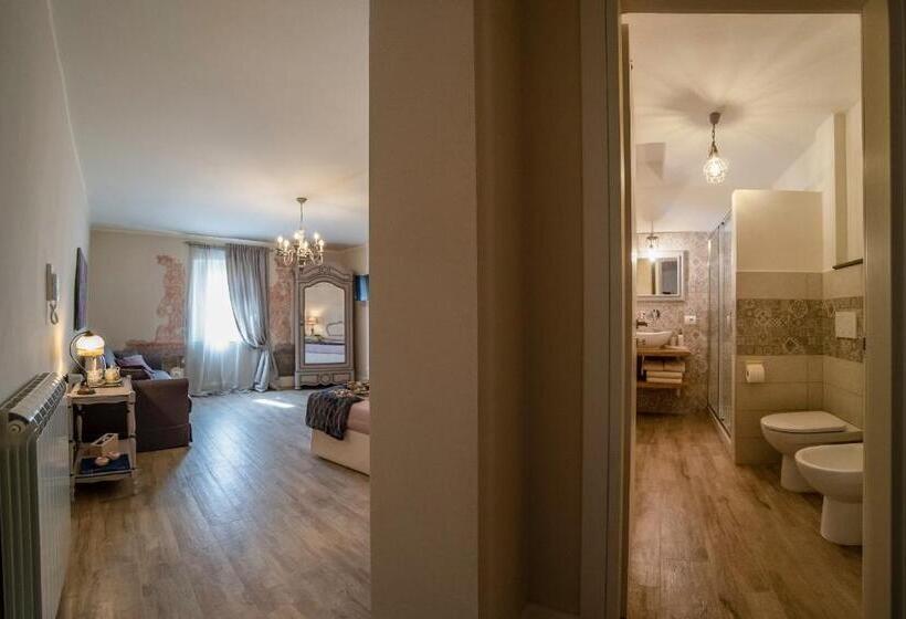 اتاق لوکس خانوادگی, Pistoia Luxury Suite