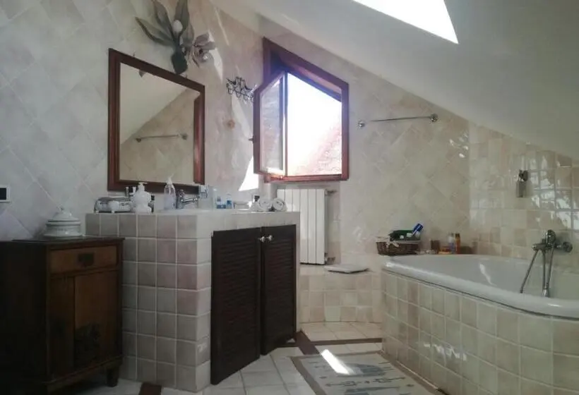 اتاق لوکس, Villa Grande