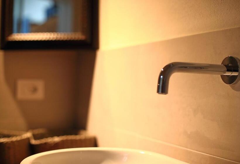 Deluxe Szoba, Tramontodivino B&b