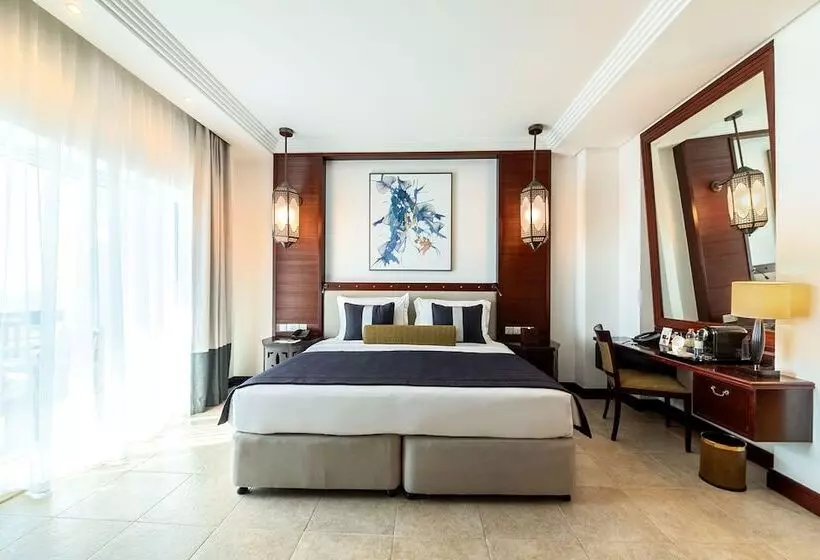 سوییت جونیور با چشم‌انداز دریا, Ajman Hotel By Blazon Hotels