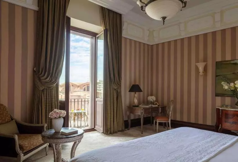 Suite Junior con Vista, Anantara Palazzo Naiadi Rome Hotel   A Leading Hotel Of The World