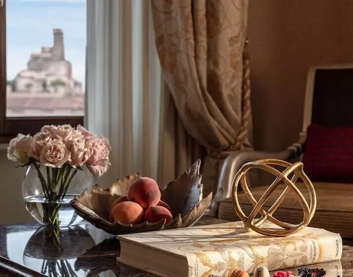 Suite Junior con Vista, Anantara Palazzo Naiadi Rome Hotel   A Leading Hotel Of The World