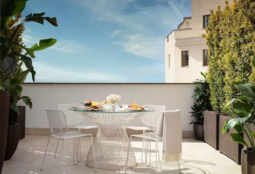 Camera Premium con Terrazza, Anantara Palazzo Naiadi Rome Hotel   A Leading Hotel Of The World