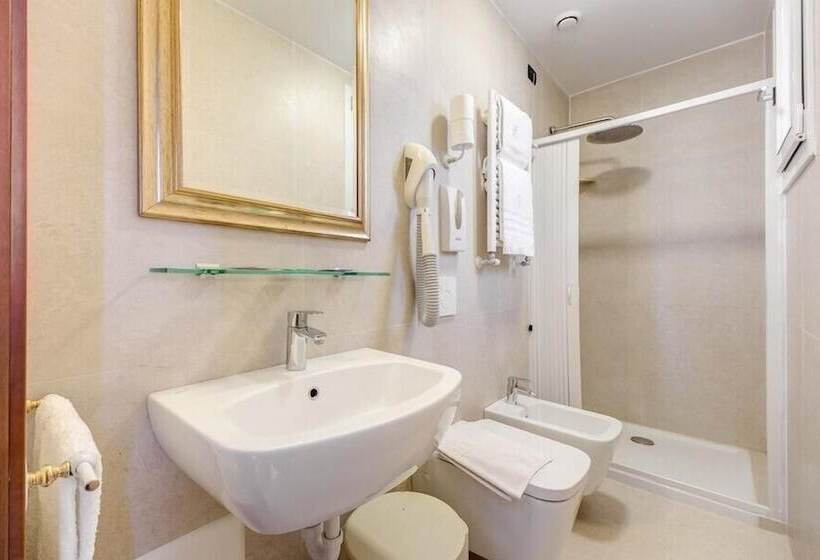 اتاق اکونومی, Atlantide