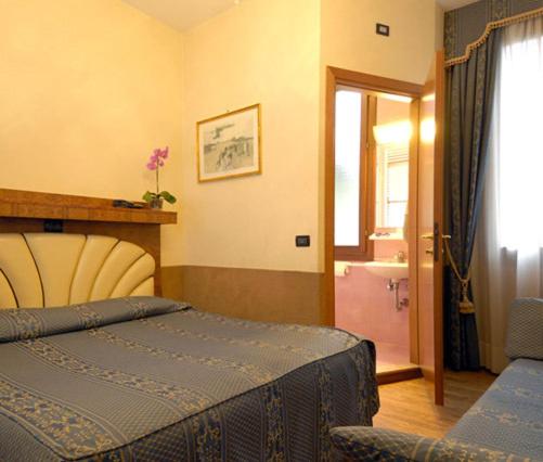 اتاق خانوادگی, Atlantide