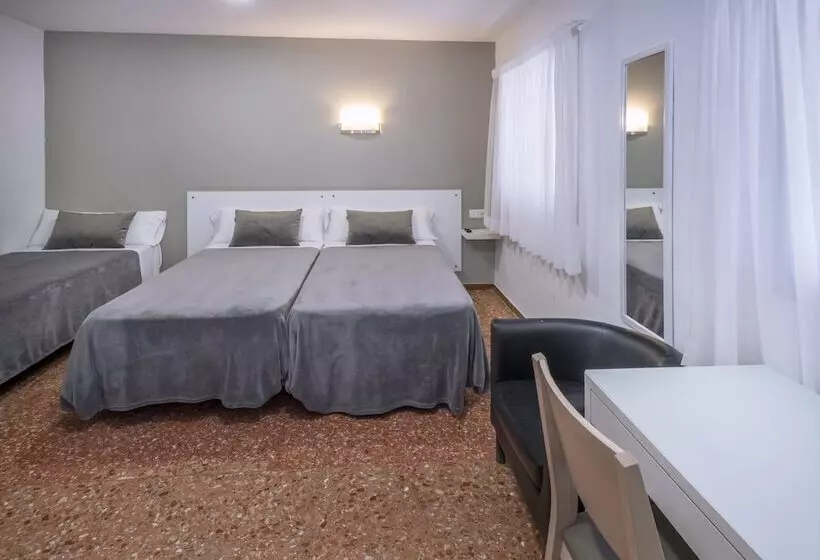 اتاق استاندارد سه نفره, Catalunya Express