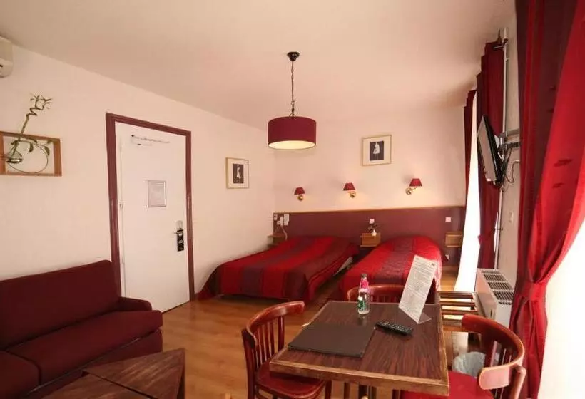 スタンダード４人部屋, Logis Hôtel Restaurant Grand Hôtel De Lyon