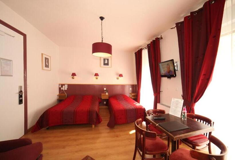 4인용 스탠다드 룸, Logis Hôtel Restaurant Grand Hôtel De Lyon