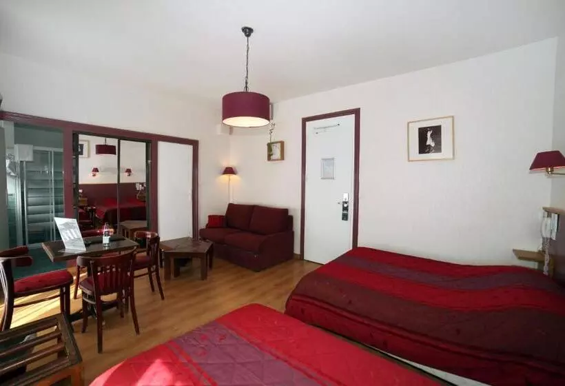 スタンダード４人部屋, Logis Hôtel Restaurant Grand Hôtel De Lyon