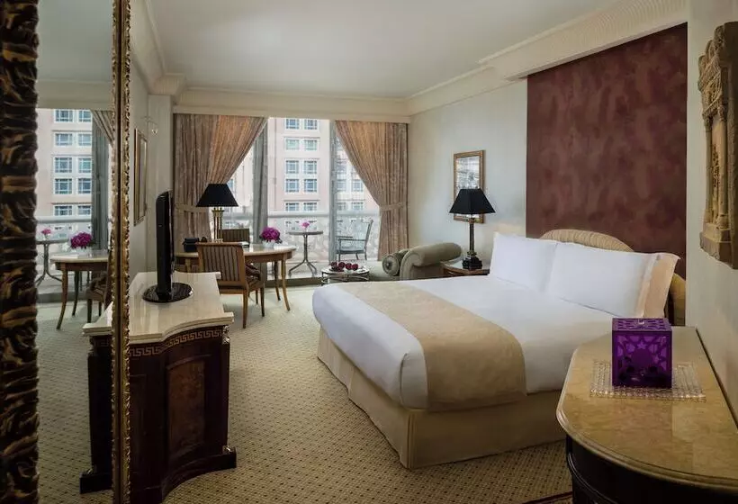 اتاق پریمیوم با بالکن, Intercontinental Phoenicia Beirut, An Ihg