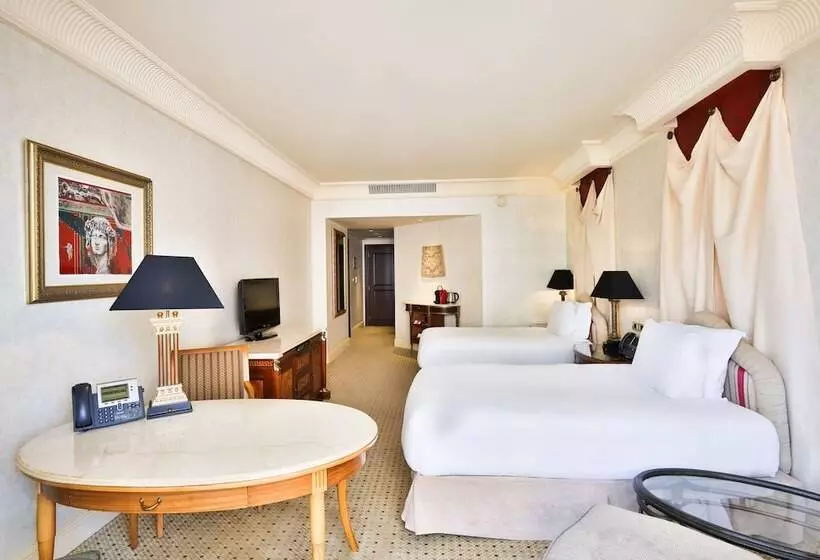 اتاق پریمیوم با بالکن, Intercontinental Phoenicia Beirut, An Ihg