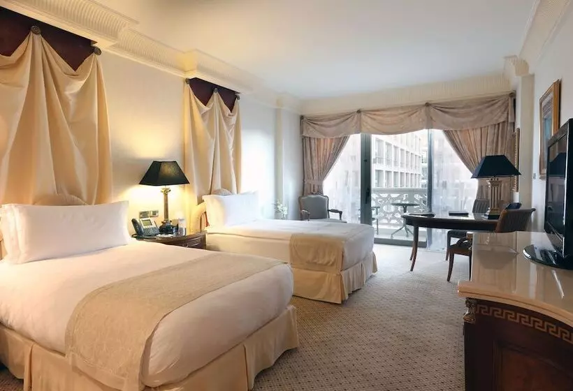اتاق پریمیوم با بالکن, Intercontinental Phoenicia Beirut, An Ihg