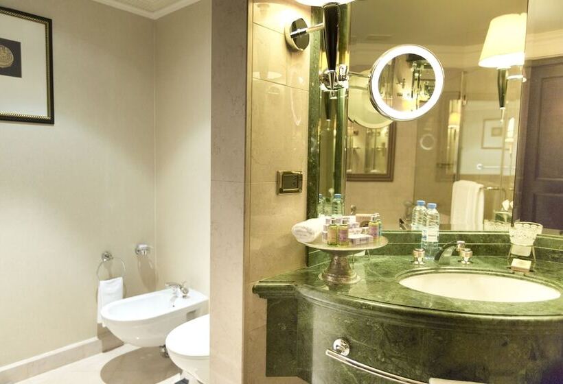 חדר פרמיום עם נוף לבריכה, Intercontinental Phoenicia Beirut, An Ihg