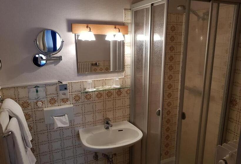 标准单人间, La Bonne Franquette