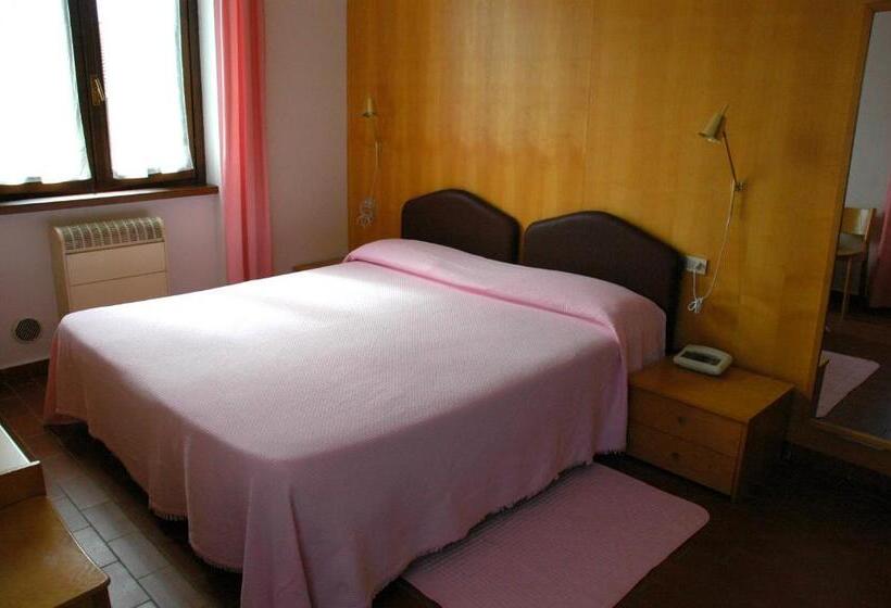 Номер Стандарт Вид на Горы, Sonenga