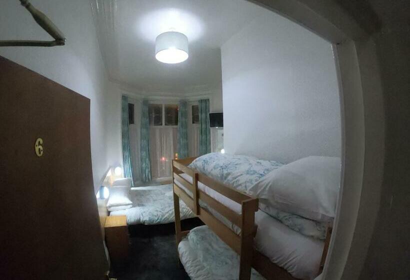 Quarto Familiar, The Danescourt
