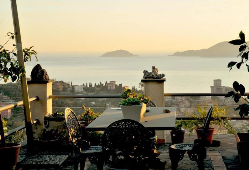 스위트, Il Golfo Artisti E Poeti Villa Thea