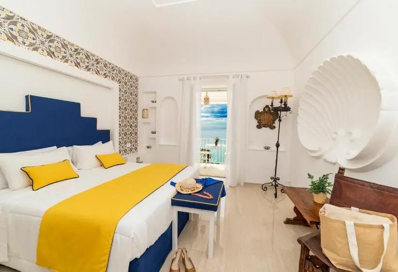 オーシャンビューデラックスルームバルコニー付き, Villa Nina