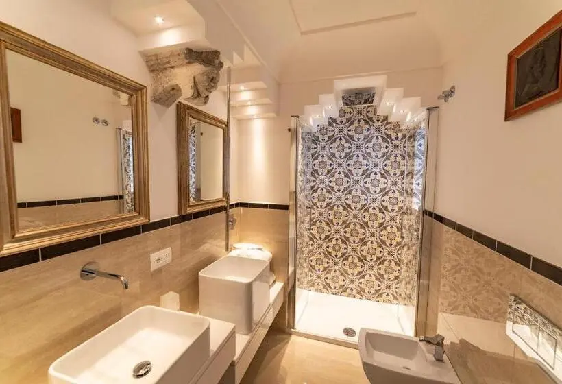 オーシャンビューデラックスルームバルコニー付き, Villa Nina