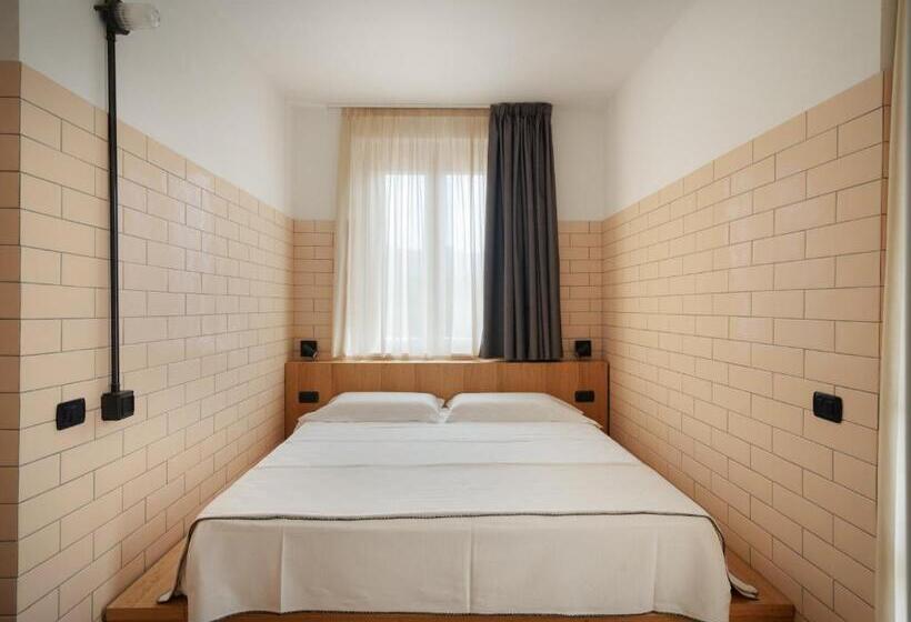 סוויטת ג'וניור עם מרפסת, Re Versiliana