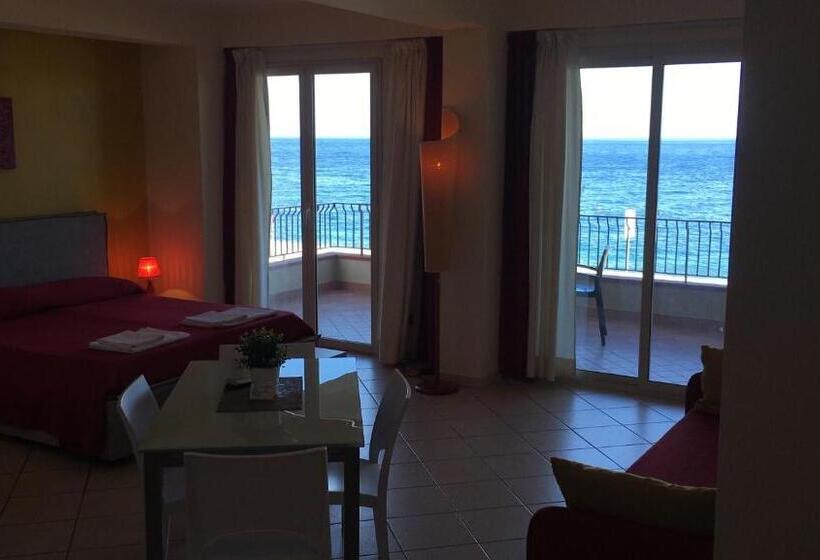 海景套房, B&b La Sirena