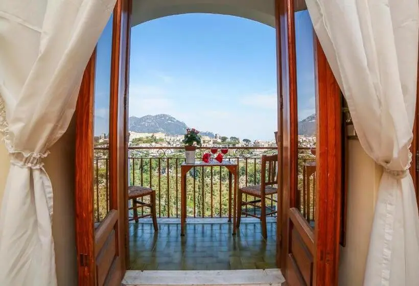 バルコニー付きスタンダードトリプルルーム, Ravello View