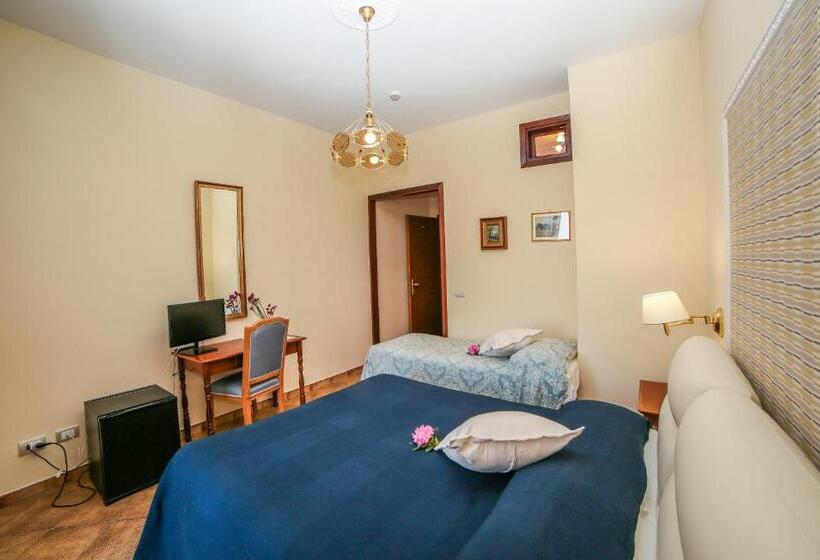 스탠다드 트리플 발코니 룸, Ravello View