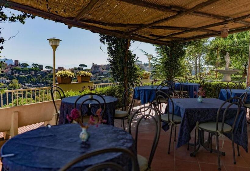 스탠다드 트리플 발코니 룸, Ravello View