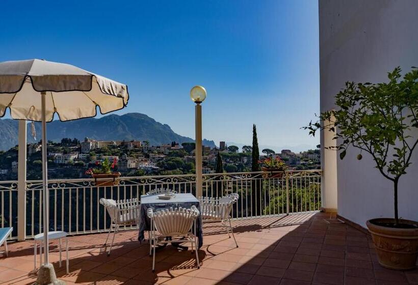 스탠다드 발코니 룸, Ravello View